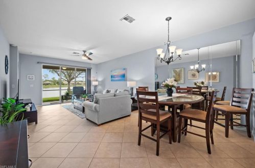 7807 Berkshire Pne Dr, Naples FL 34104-7442 exterior