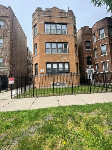 8236 Ellis Ave, Chicago, IL 60619-5502