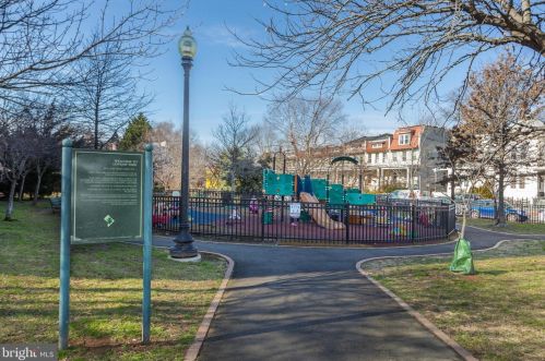 440 12th St, Washington DC  20003-2208 exterior