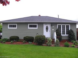 4661 Southwood Dr, Cleveland, OH 44144-2401