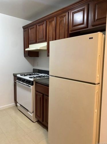 1765 Townsend Ave, Bronx NY  10453-7909 exterior