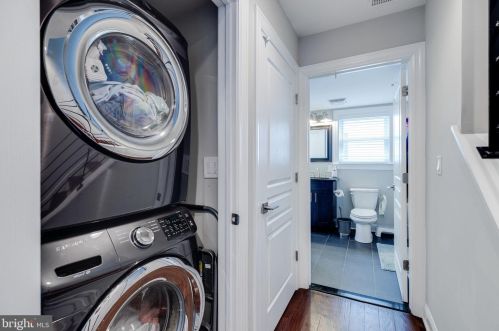 925 Lawrence St, Philadelphia PA 19122-3721 exterior