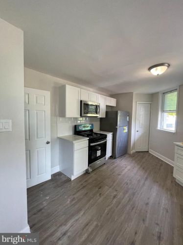 6141 Limekiln Pike, Philadelphia PA  19141-1447 exterior