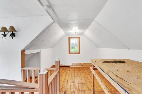 1008 Universal Rd, Pittsburgh PA 15235-3859 exterior