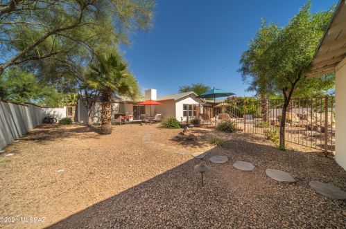 4002 Calle De Jardin, Tucson AZ 85711-3411 exterior