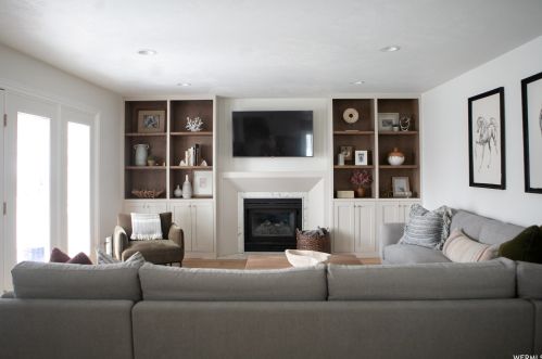 8967 Cobble Canyon Ln, Sandy UT 84093-3813 exterior