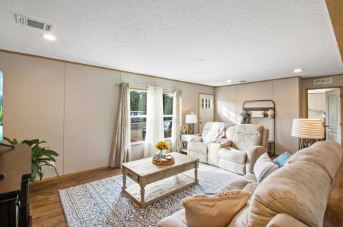 190 Woodlands Blvd, Defuniak Springs FL  32433-7278 exterior