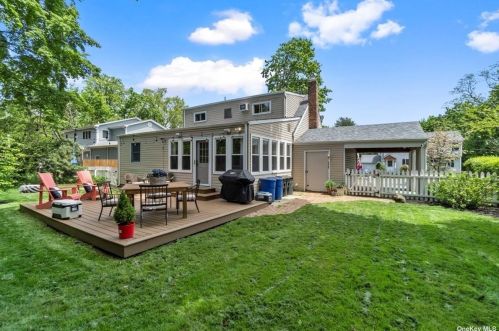 33 Hazard Ave, Huntington Station NY 11746-3726 exterior