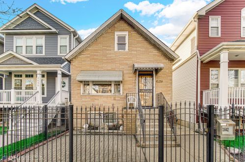 2642 California Ave, Chicago, IL 60647-1734