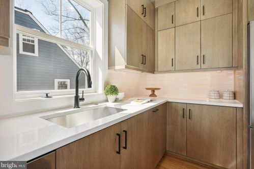 5120 25th Pl, Arlington VA  22207-2603 exterior