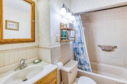 20 20 St, Huntington Station NY exterior