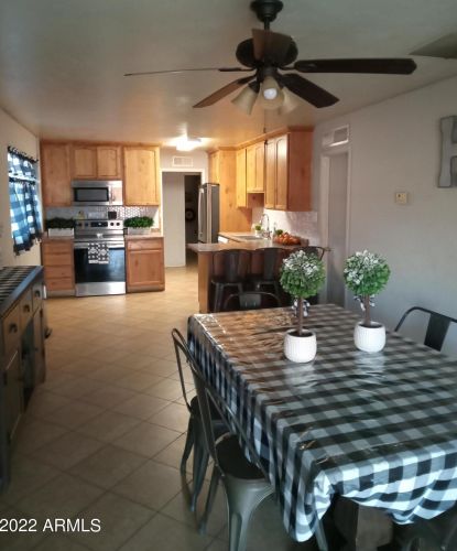 6202 Clarendon Ave, Phoenix AZ 85033-4124 exterior