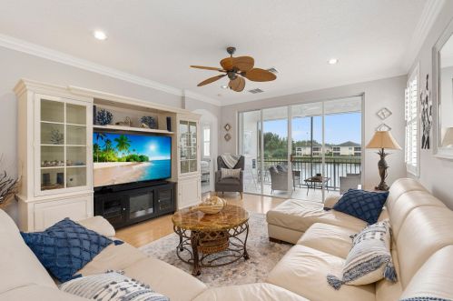 800 Southstar Dr, Fort Pierce FL 34949-9121 exterior