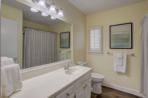 2425 Kingsland Dr, Atlanta GA 30360-1441 exterior