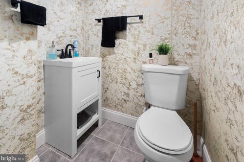 134 Weymouth Rd, Darby PA 19023-1424 exterior