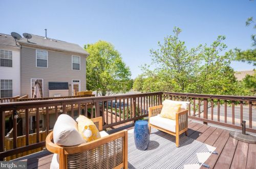 6940 Lerwick Ct, Alexandria VA  22315-5717 exterior