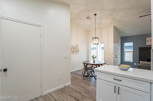 18230 17 Way, Phoenix AZ 85022-1309 exterior