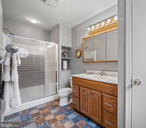 215 Main St, Pilesgrove NJ  08098-1043 exterior