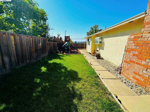 3671 Sanford St, Concord CA  94520-1356 exterior