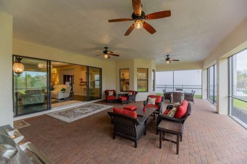 3208 Atlantic Cir, Naples FL 34119-8636 exterior