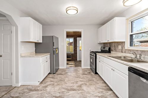 1238 Justine St, Pittsburgh PA  15204-2406 exterior