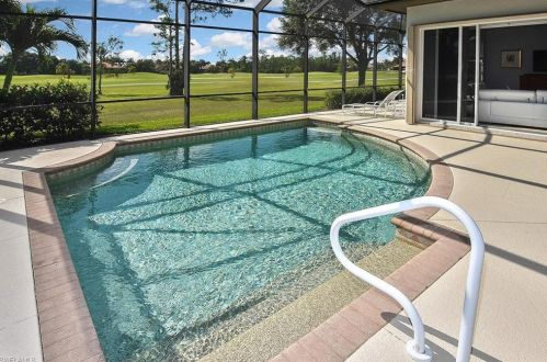 6044 Dogleg Dr, Naples FL 34113-1688 exterior