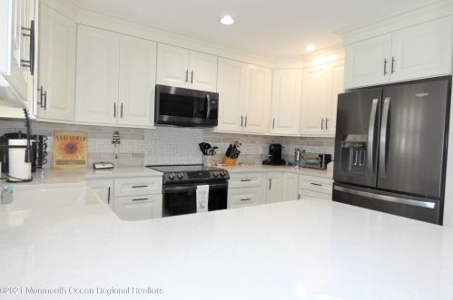 3031 Rte 35, Lavallette NJ 08735-1929 exterior