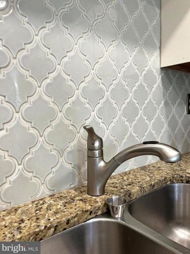 8124 Brightridge Ct, Ellicott MD 21043-6988 exterior