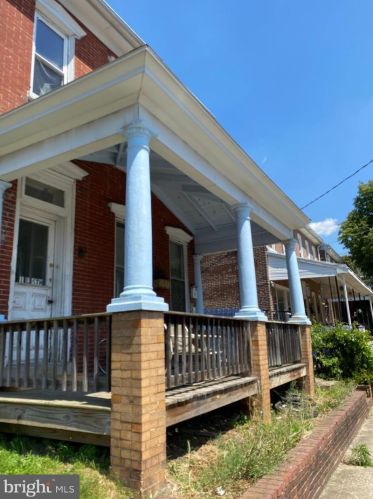 1 4th St, Pottstown PA  19464-5275 exterior