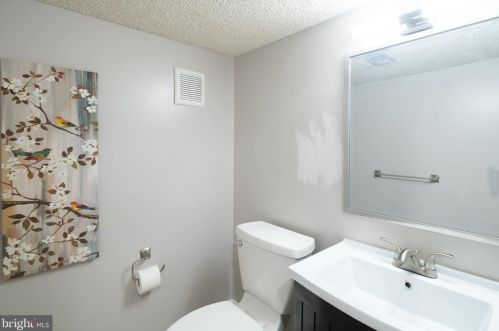 8122 Dorcas St, Philadelphia PA 19111-4112 exterior