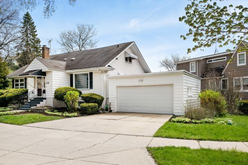 256 Niagara Ave, Elmhurst, IL 60126-4076