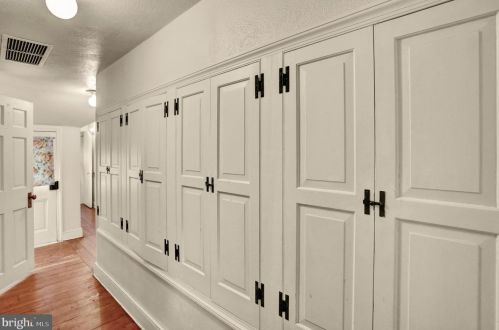 886 Vaughn Rd, Pottstown PA exterior