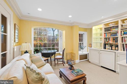 2906 N St, Washington DC 20024-3701 exterior