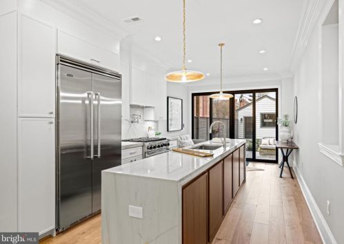 1451 Chapin St, Washington DC  20009-4510 exterior