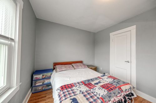 5107 Interboro Ave, Pittsburgh PA  15207-2327 exterior