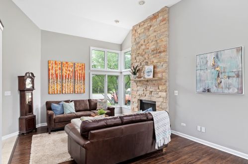 1323 Hamilton Ave, Elmhurst IL 60126-5407 exterior