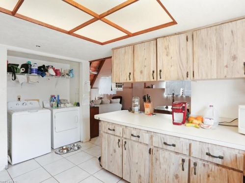 645 10 Ave, Naples FL 34120-0051 exterior