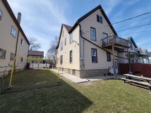 1822 23rd St, Milwaukee, WI 53205-1526