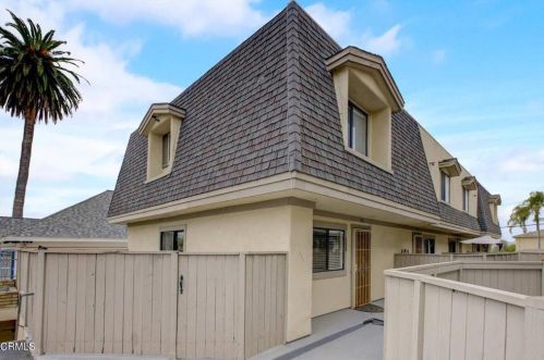 553 E St, Oxnard CA 93030-6983 exterior