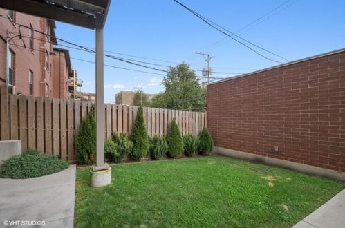 4627 Beacon St, Chicago IL 60640-4609 exterior