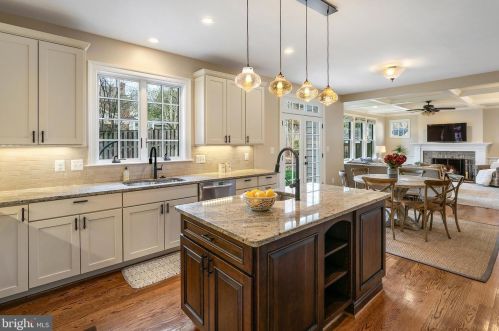 4909 34th St, Arlington, VA 22207-2805