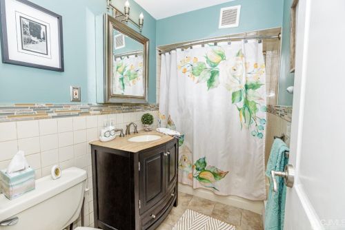 142 Bedford Ave, Iselin NJ 08830-2455 exterior