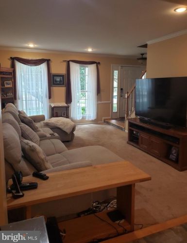 2495 Dawn Dr, Alexandria VA  22306-1600 exterior