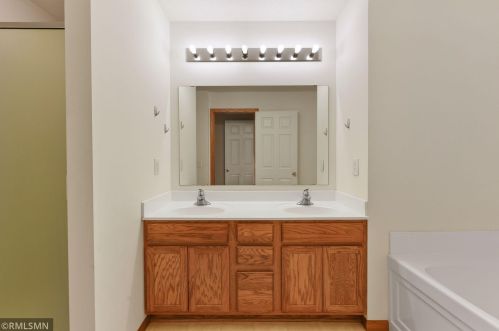 15748 Fremont Way, Saint Paul MN 55124-6531 exterior