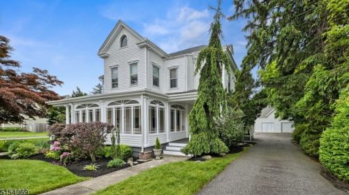 7 High St, Kinnelon, NJ 07405-1105