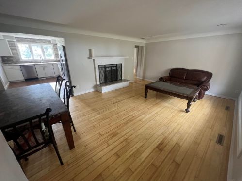 220 Michelson Rd, Rochester MI 48307-5335 exterior