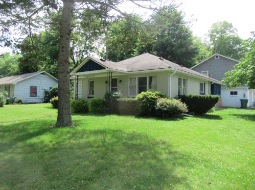 610 York St, Cassopolis, MI 49031-1117