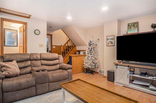 1010 Central Ave, Meskegon MI  49445-2947 exterior