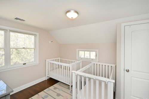 21 Nursery Rd, Huntington Station NY 11747-1028 exterior