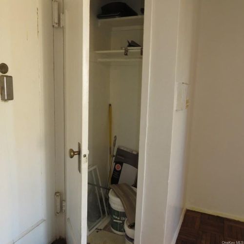 1501 Metropolitan Ave, Bronx NY 10462-6101 exterior